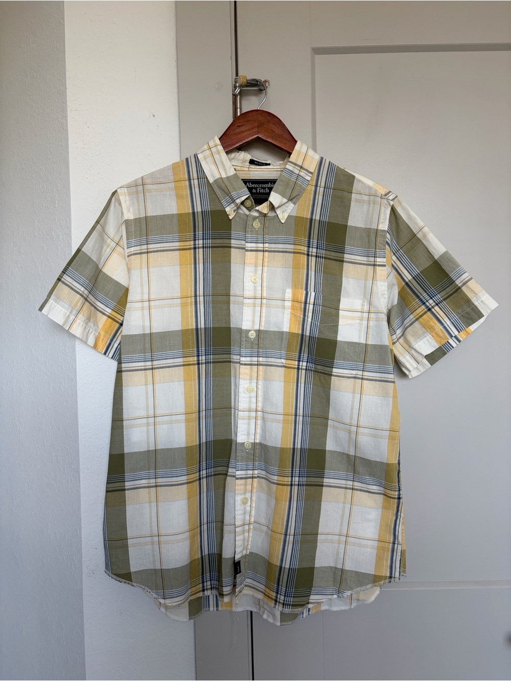 ABERCROMBIE & FITCH Y2K MUSCLE SHORT SLEEVE BUTTON DOWN PLAID SHIRT MEN’S LARGE